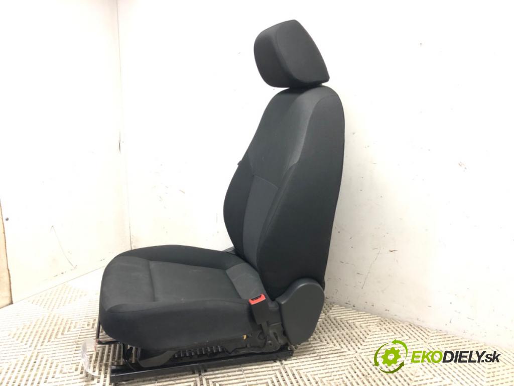 SKODA RAPID (NH3, NK3, NK6) 2012 - 2022    1.2 TSI 66 kW [90 KM] benzyna 2015 - 2019  Sedadlo pravy predný