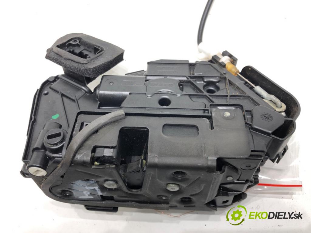 SKODA OCTAVIA III Combi (5E5, 5E6) 2012 - 2022    1.4 TSI 110 kW [150 KM] benzyna 2014 - 2020  zámok dveře levý zadní část 5TA839015E