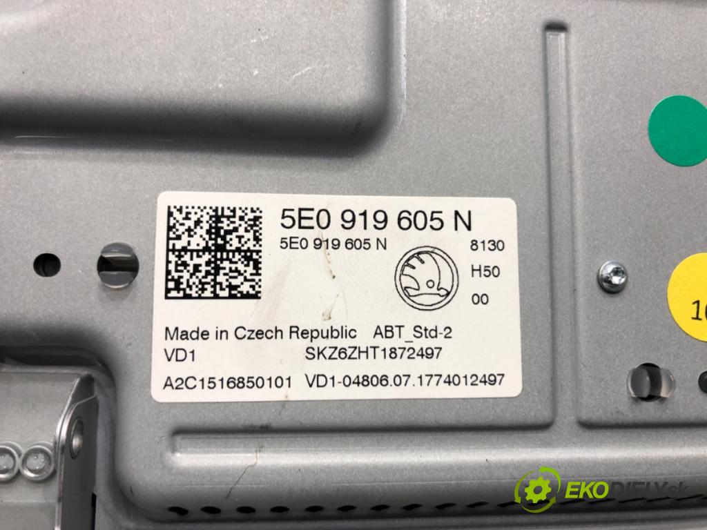 SKODA OCTAVIA III Combi (5E5, 5E6) 2012 - 2022    1.4 TSI 110 kW [150 KM] benzyna 2014 - 2020  Dislpej 5E0919605N (Prístrojové dosky, displeje)