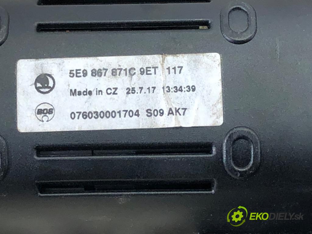SKODA OCTAVIA III Combi (5E5, 5E6) 2012 - 2022    1.4 TSI 110 kW [150 KM] benzyna 2014 - 2020  Roleta kufra 5E9867871C
