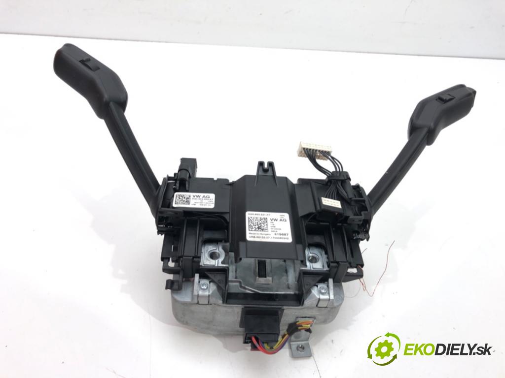 SKODA OCTAVIA III Combi (5E5, 5E6) 2012 - 2022    1.4 TSI 110 kW [150 KM] benzyna 2014 - 2020  Prepínač kombinovaný 5Q0953521KT (Prepínače, spínače, tlačidlá a ovládače kúrenia)
