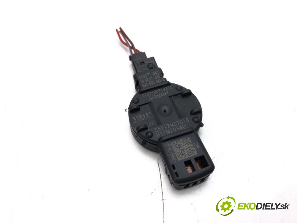 SKODA OCTAVIA III Combi (5E5, 5E6) 2012 - 2022    1.4 TSI 110 kW [150 KM] benzyna 2014 - 2020  Snímač dažďa 5Q0955547B (Snímače dažďa)