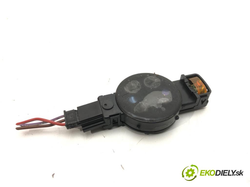 SKODA OCTAVIA III Combi (5E5, 5E6) 2012 - 2022    1.4 TSI 110 kW [150 KM] benzyna 2014 - 2020  Snímač dažďa 5Q0955547B (Snímače dažďa)