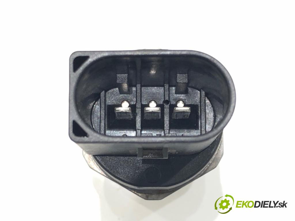 SKODA OCTAVIA III Combi (5E5, 5E6) 2012 - 2022    1.4 TSI 110 kW [150 KM] benzyna 2014 - 2020  Snímač tlaku paliva 06J906051F (Snímače)