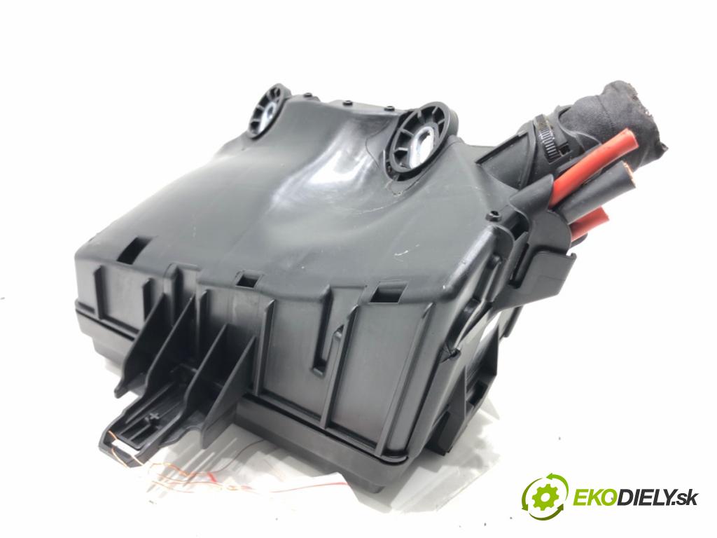 SKODA OCTAVIA III Combi (5E5, 5E6) 2012 - 2022    1.4 TSI 110 kW [150 KM] benzyna 2014 - 2020  skříňka poistková 5Q0907361D (Pojistkové skříňky)