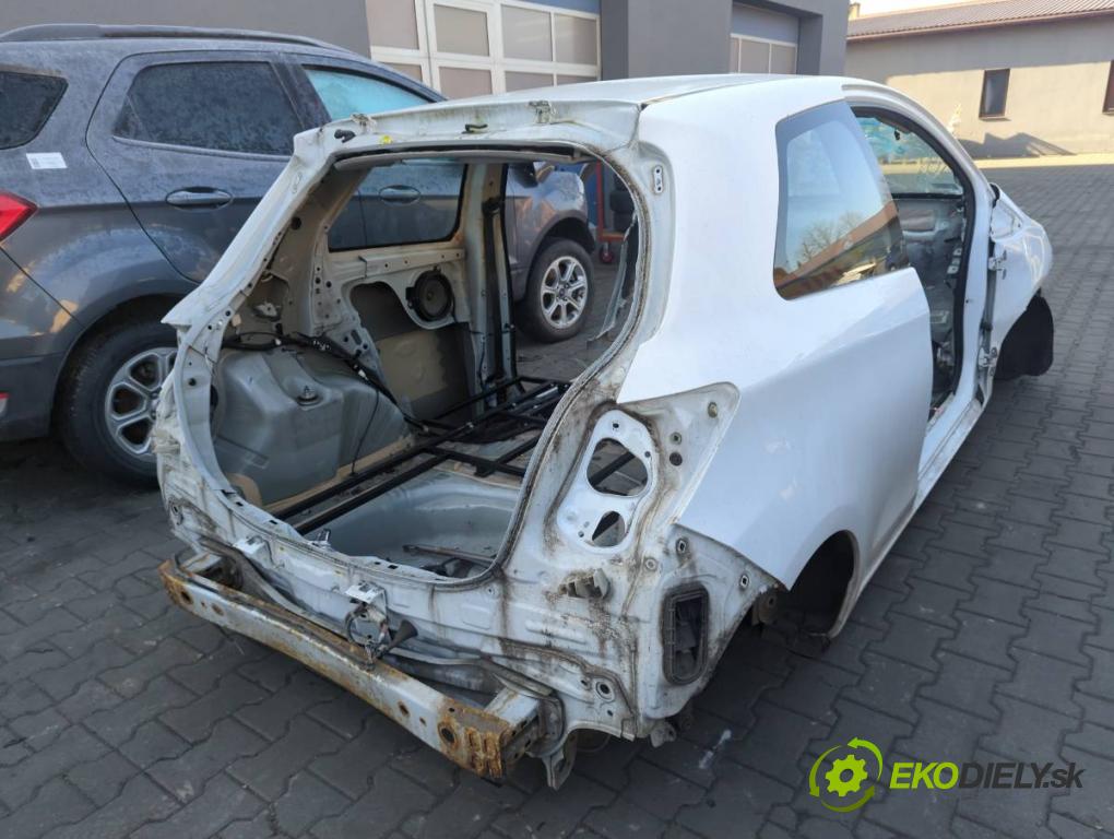 TOYOTA YARIS (_P13_) 2010 - 2022    1.0 (KSP130_) 51 kW [69 KM] benzyna 2010 - 2022  KAROSERIA ČTVRŤÁK blatník zadní část levý pravý práh střecha