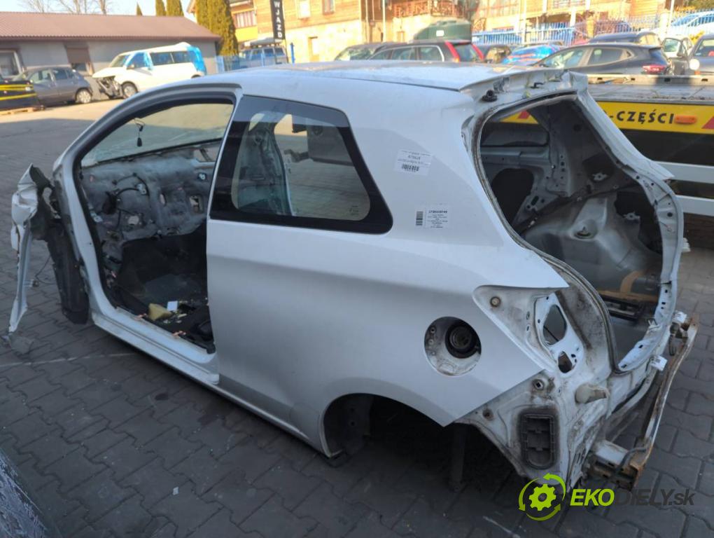 TOYOTA YARIS (_P13_) 2010 - 2022    1.0 (KSP130_) 51 kW [69 KM] benzyna 2010 - 2022  KAROSERIA ČTVRŤÁK blatník zadní část levý pravý práh střecha