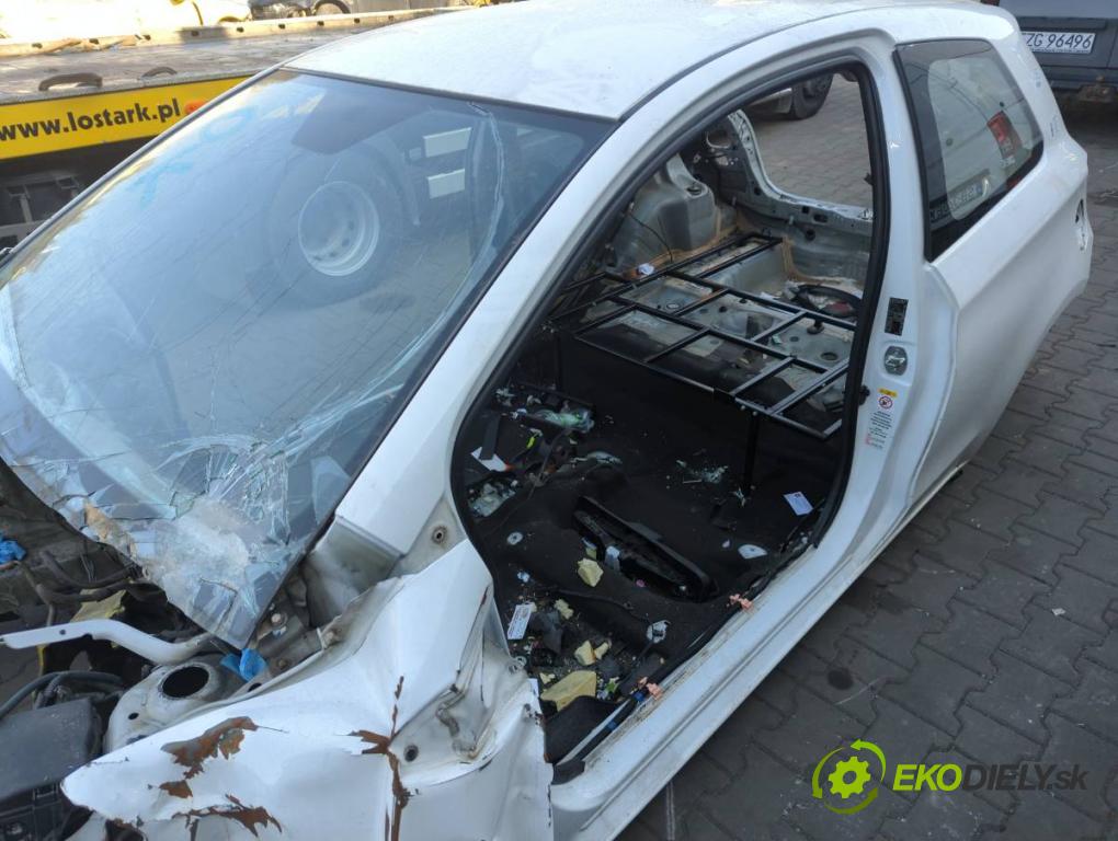 TOYOTA YARIS (_P13_) 2010 - 2022    1.0 (KSP130_) 51 kW [69 KM] benzyna 2010 - 2022  KAROSERIA ČTVRŤÁK blatník zadní část levý pravý práh střecha