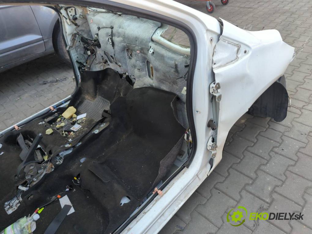 TOYOTA YARIS (_P13_) 2010 - 2022    1.0 (KSP130_) 51 kW [69 KM] benzyna 2010 - 2022  KAROSERIA ČTVRŤÁK blatník zadní část levý pravý práh střecha