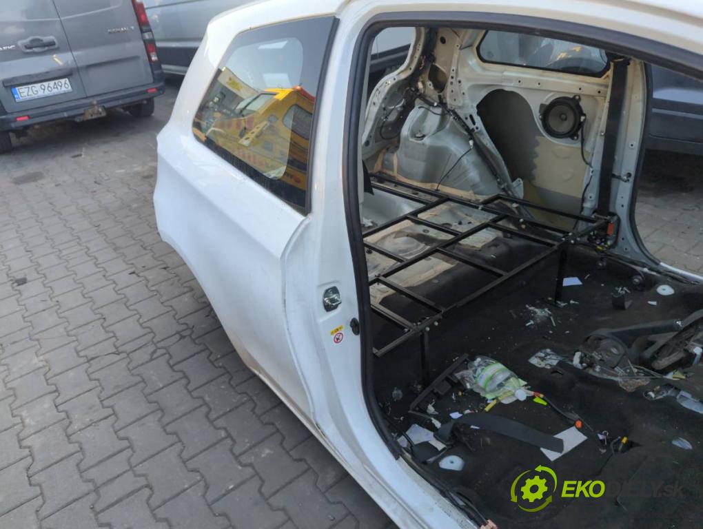 TOYOTA YARIS (_P13_) 2010 - 2022    1.0 (KSP130_) 51 kW [69 KM] benzyna 2010 - 2022  KAROSERIA ČTVRŤÁK blatník zadní část levý pravý práh střecha