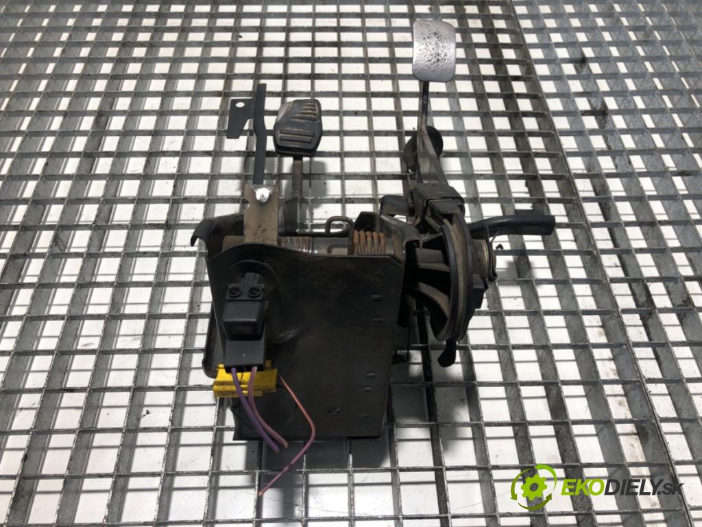 FORD TRANSIT Autobus (E_ _) 1994 - 2000    2.5 DI (EBL, ECL, EDS, EDL) 56 kW [76 KM] olej napędowy 1994 - 2000  PEDÁL: 95VB7520AD (Pedále)