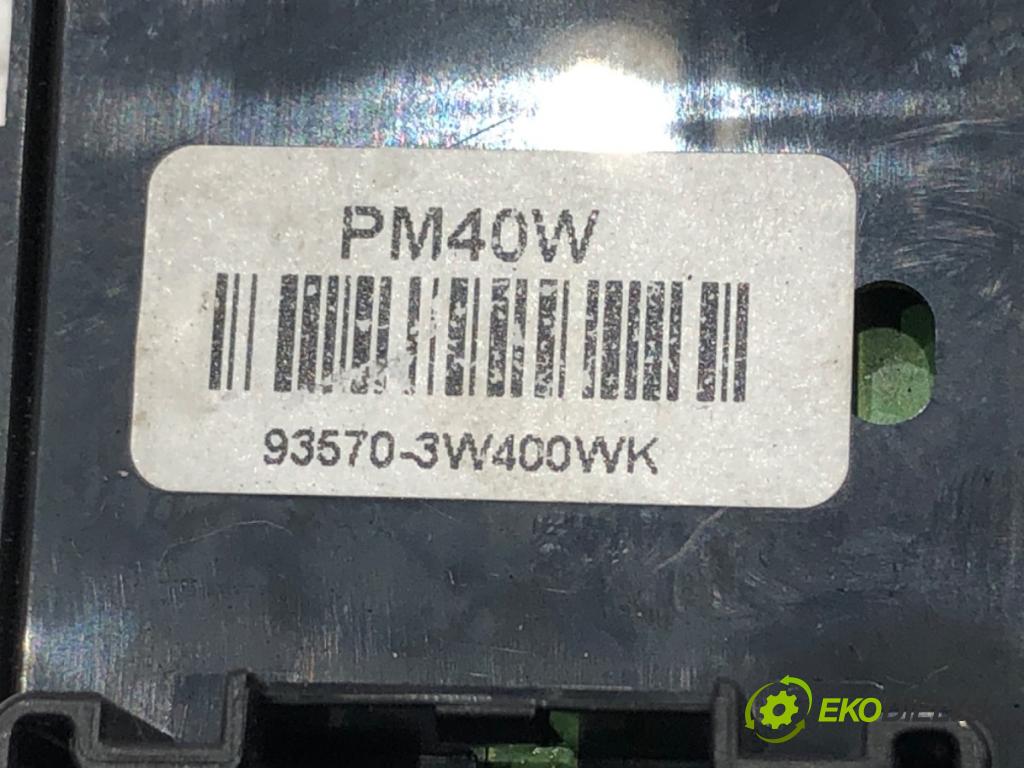 KIA SPORTAGE III (SL) 2009 - 2022    1.7 CRDi 85 kW [116 KM] olej napędowy 2010 - 2022  Prepínač okien 93570-3W400WK (Prepínače, spínače, tlačidlá a ovládače kúrenia)
