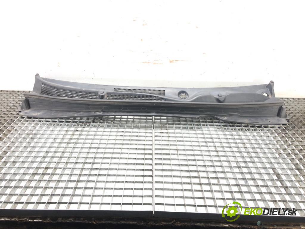 KIA SPORTAGE III (SL) 2009 - 2022    1.7 CRDi 85 kW [116 KM] olej napędowy 2010 - 2022  Torpédo, plast pod čelné okno  (Torpéda)