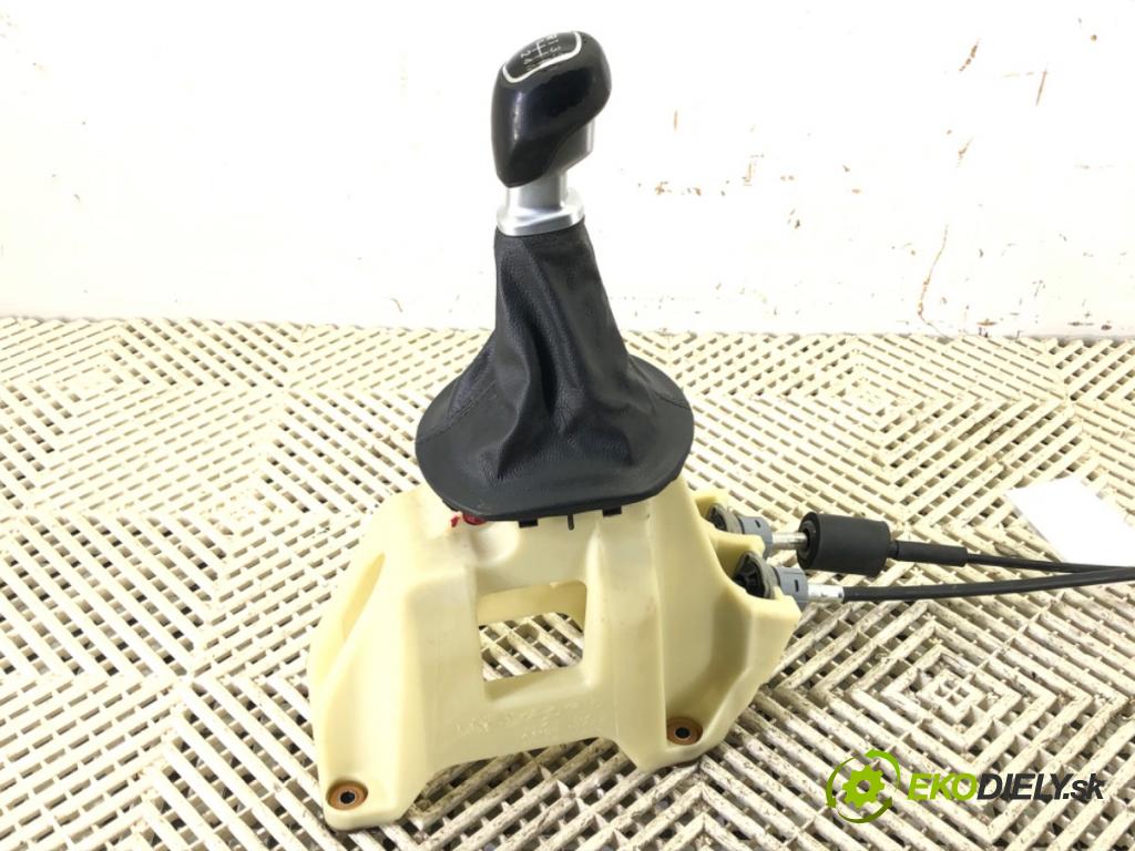 KIA SPORTAGE III (SL) 2009 - 2022    1.7 CRDi 85 kW [116 KM] olej napędowy 2010 - 2022  Kulisa 43700-3U410 (Rýchlostné páky / kulisy)