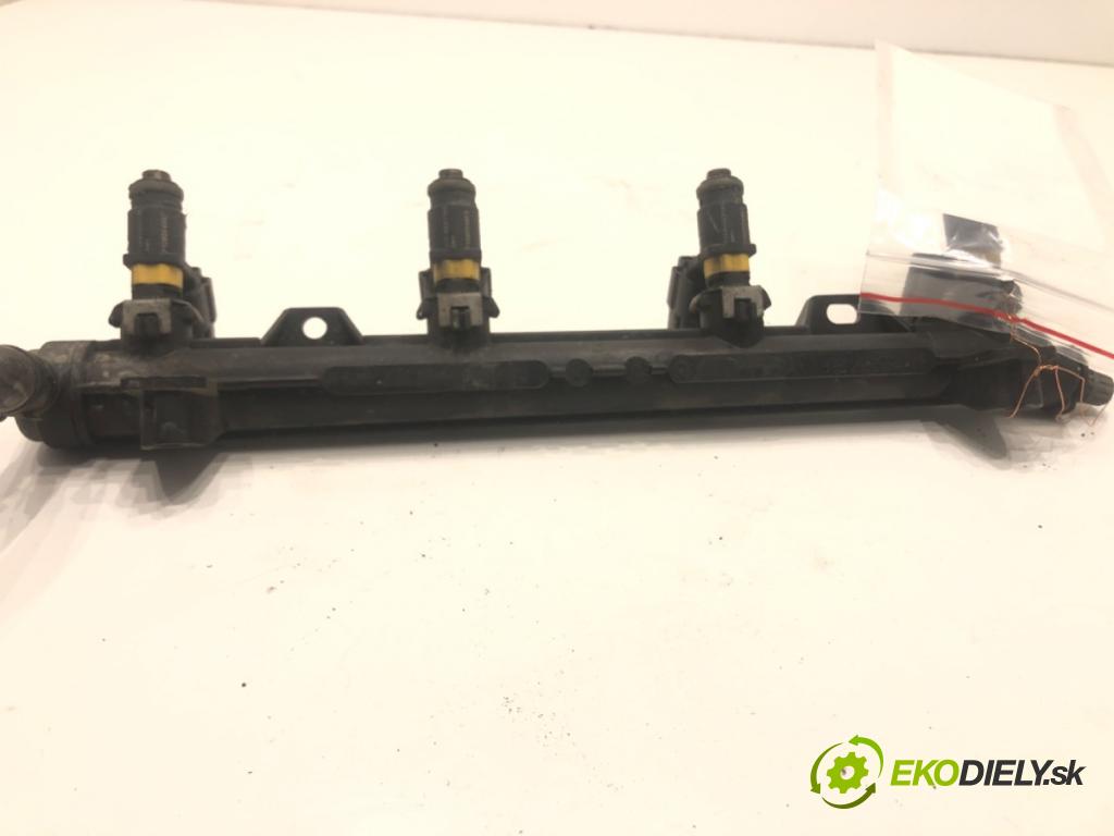 SEAT IBIZA III (6L1) 2002 - 2009    1.4 16V 63 kW [86 KM] benzyna 2006 - 2009  Lišta vstrekovacia 036906031AG (Vstrekovacie lišty)