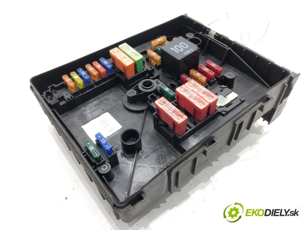 SKODA SUPERB II Kombi (3T5) 2009 - 2015    2.0 TDI 125 kW [170 KM] olej napędowy 2009 - 2015  skříňka poistková 1K0937118 (Pojistkové skříňky)