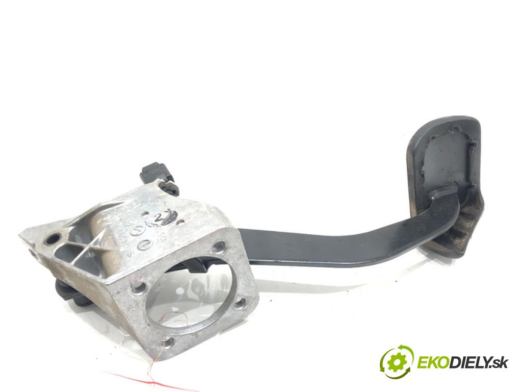 MERCEDES-BENZ 190 (W201) 1982 - 1993    E 2.0 (201.024) 83 kW [113 KM] benzyna 1985 - 1986  PEDÁL: 1242900519 (Pedále)