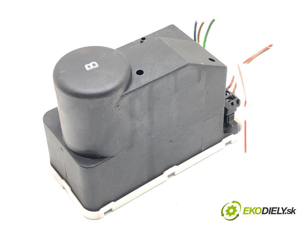 MERCEDES-BENZ 190 (W201) 1982 - 1993    E 2.0 (201.024) 83 kW [113 KM] benzyna 1985 - 1986  pumpa centrálneho zámku 1248000348 (Riadiace jednotky centrálneho zámku)