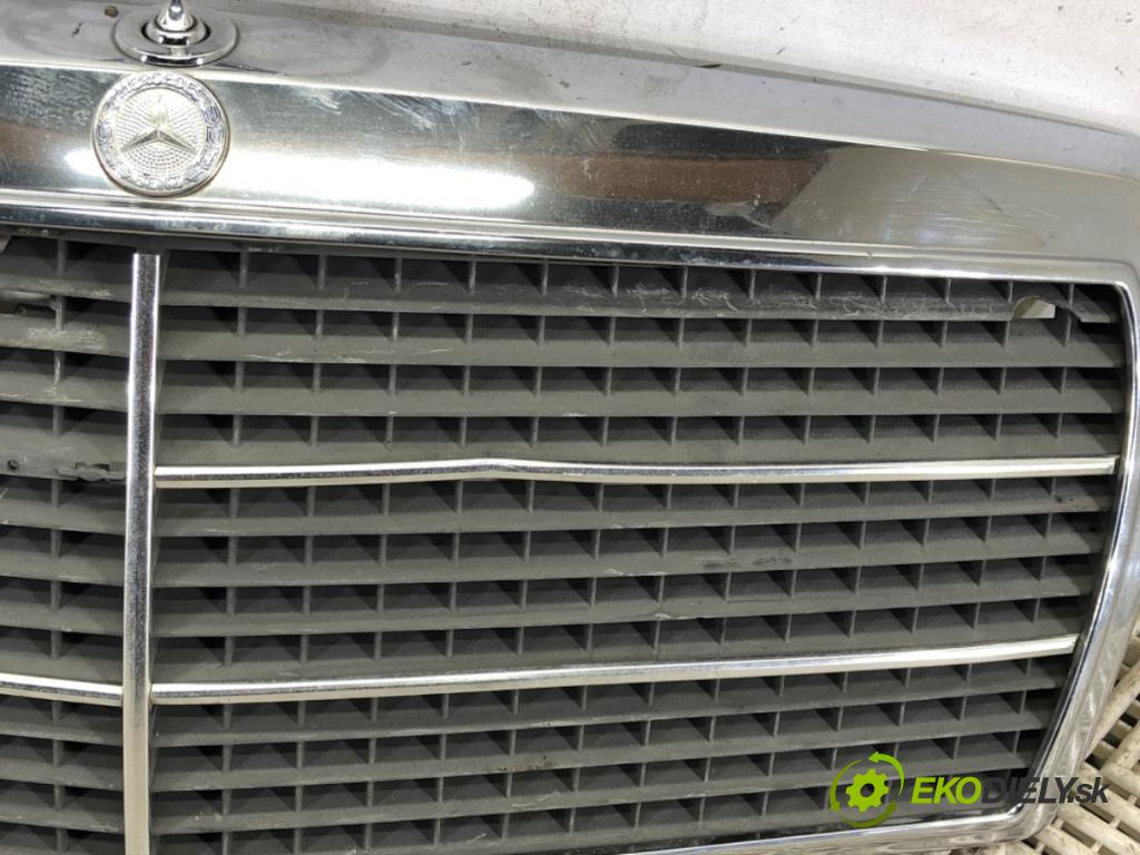 MERCEDES-BENZ 190 (W201) 1982 - 1993    E 2.0 (201.024) 83 kW [113 KM] benzyna 1985 - 1986  mřížka maska  (Mřížky (masky) chladičů)
