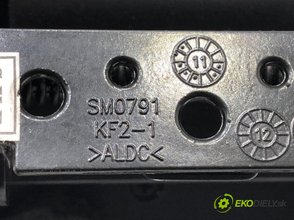 CHEVROLET CRUZE (J300) 2009 - 2022    2.0 CDI 120 kW [163 KM] olej napędowy 2010 - 2022  Lakťová opierka  (Lakťové opierky)