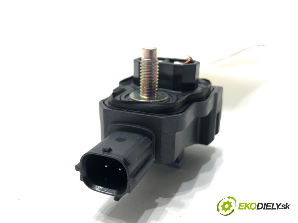 TOYOTA C-HR (_X1_) 2016 - 2022    1.8 Hybrid (ZYX10_, ZYX11_) 90 kW [122 KM] Hybryda silnik benzynowy / elektryczny 2016 - 2022  Snímač nárazu 8983A-F4010 (Snímače nárazu)