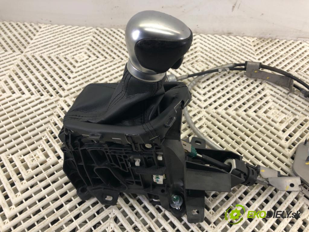 TOYOTA C-HR (_X1_) 2016 - 2022    1.8 Hybrid (ZYX10_, ZYX11_) 90 kW [122 KM] Hybryda silnik benzynowy / elektryczny 2016 - 2022  Kulisa 113113496 (Rýchlostná páka / kulisa)