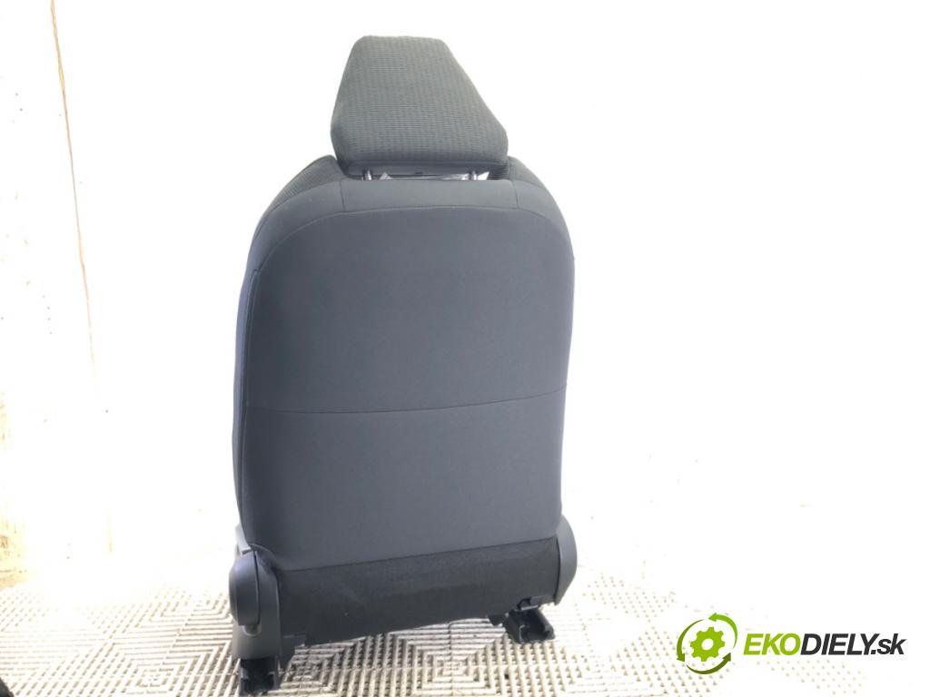 TOYOTA C-HR (_X1_) 2016 - 2022    1.8 Hybrid (ZYX10_, ZYX11_) 90 kW [122 KM] Hybryda silnik benzynowy / elektryczny 2016 - 2022  Sedadlo ľavy predný