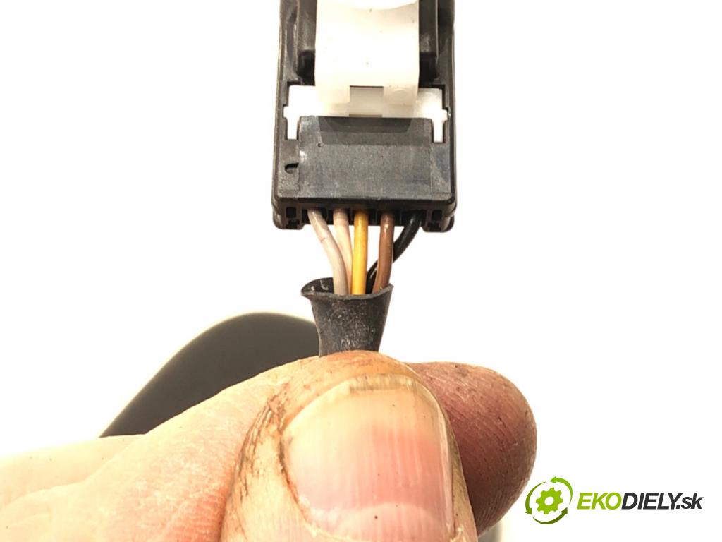 TOYOTA C-HR (_X1_) 2016 - 2022    1.8 Hybrid (ZYX10_, ZYX11_) 90 kW [122 KM] Hybryda silnik benzynowy / elektryczny 2016 - 2022  zpětné zrcátko vnitřní 87810-0WQ50 (Světla vnitřní)