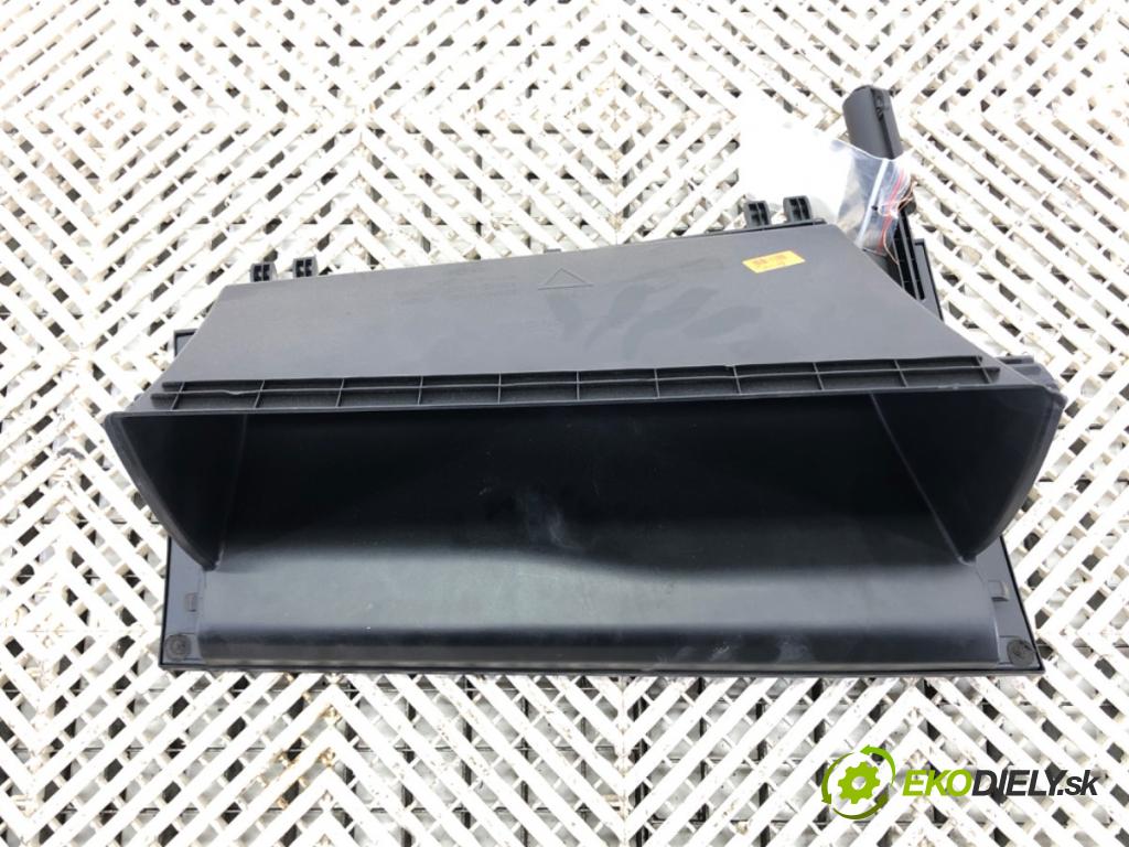 TOYOTA C-HR (_X1_) 2016 - 2022    1.8 Hybrid (ZYX10_, ZYX11_) 90 kW [122 KM] Hybryda silnik benzynowy / elektryczny 2016 - 2022  Priehradka, kastlík spolujazdca 55550-F4030 (Priehradky, kastlíky)