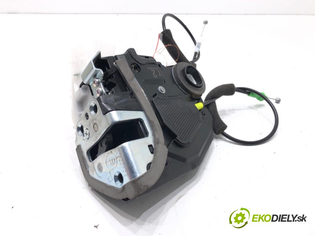 TOYOTA C-HR (_X1_) 2016 - 2022    1.8 Hybrid (ZYX10_, ZYX11_) 90 kW [122 KM] Hybryda silnik benzynowy / elektryczny 2016 - 2022  zámok dveře pravý zadní část