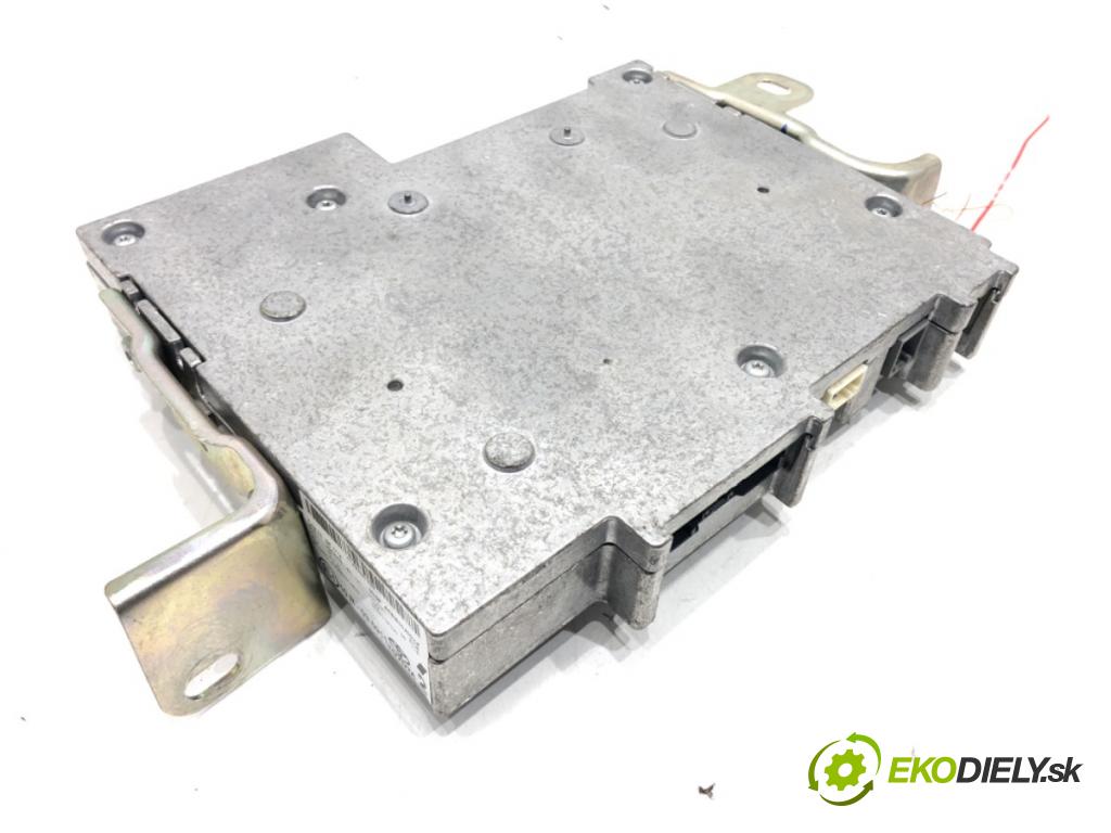 TOYOTA C-HR (_X1_) 2016 - 2022    1.8 Hybrid (ZYX10_, ZYX11_) 90 kW [122 KM] Hybryda silnik benzynowy / elektryczny 2016 - 2022  Modul BLUETOOTH QNG-BE2808 (Ostatné)