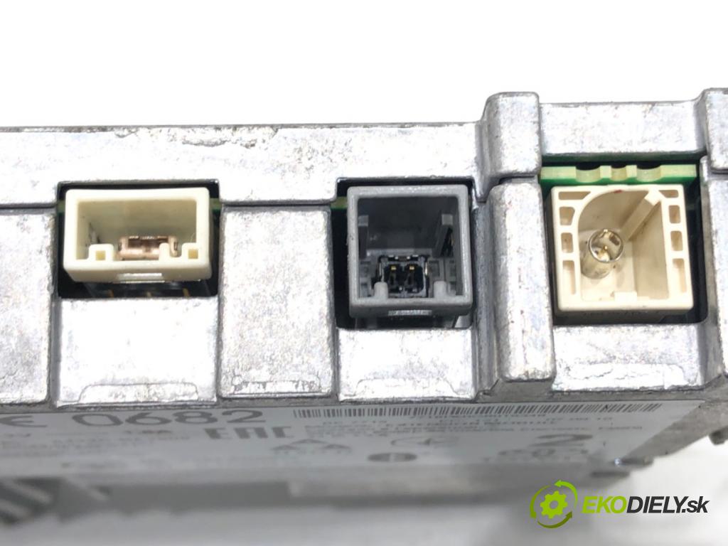 TOYOTA C-HR (_X1_) 2016 - 2022    1.8 Hybrid (ZYX10_, ZYX11_) 90 kW [122 KM] Hybryda silnik benzynowy / elektryczny 2016 - 2022  Modul BLUETOOTH QNG-BE2808 (Ostatné)