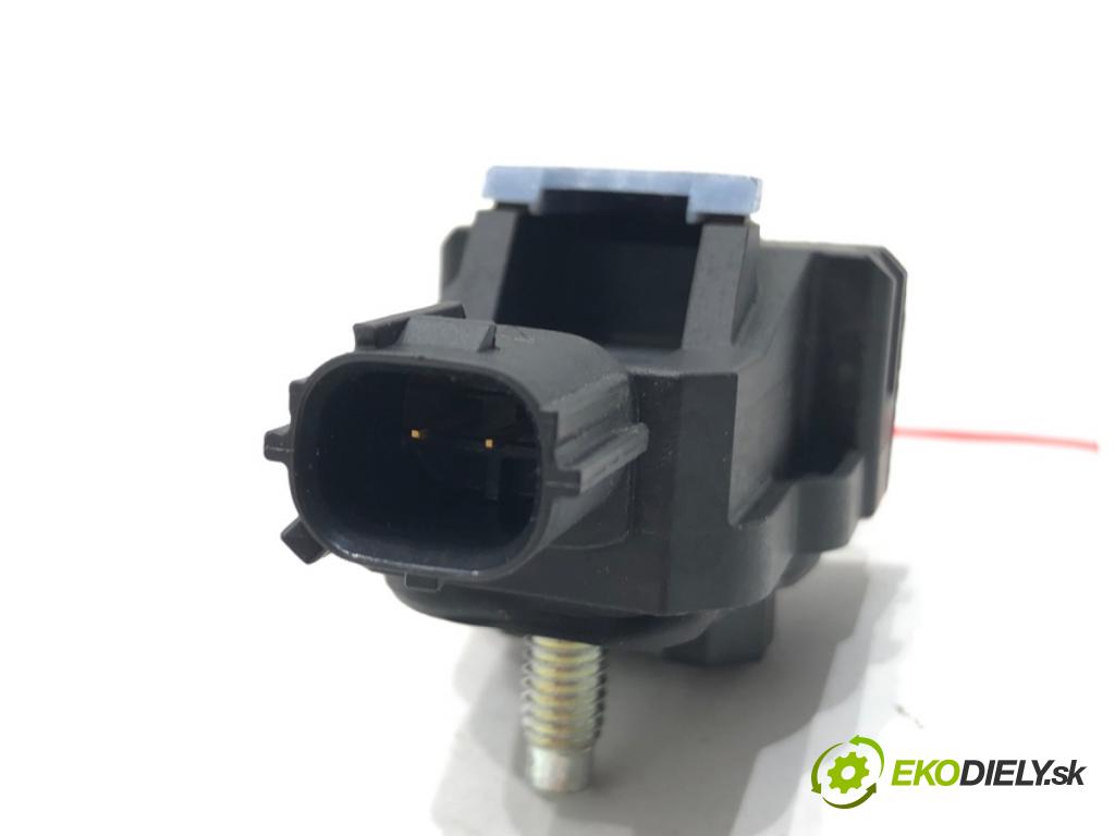 TOYOTA C-HR (_X1_) 2016 - 2022    1.8 Hybrid (ZYX10_, ZYX11_) 90 kW [122 KM] Hybryda silnik benzynowy / elektryczny 2016 - 2022  Snímač nárazu 8983A-F4010 (Snímače nárazu)