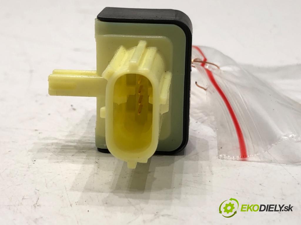 TOYOTA C-HR (_X1_) 2016 - 2022    1.8 Hybrid (ZYX10_, ZYX11_) 90 kW [122 KM] Hybryda silnik benzynowy / elektryczny 2016 - 2022  Snímač nárazu 89831-F4020 (Snímače nárazu)