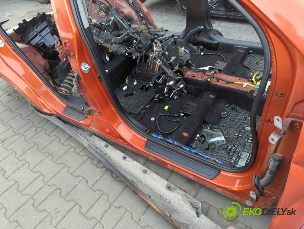 KIA SPORTAGE III (SL) 2009 - 2022    1.7 CRDi 85 kW [116 KM] olej napędowy 2010 - 2022  KAROSERIA ČTVRŤÁK blatník zadní část levý pravý práh střecha PODŁUŻNICA levý pravý