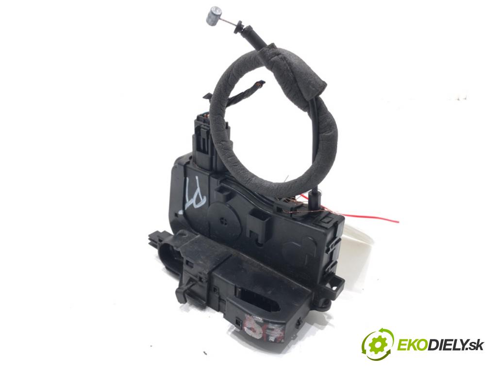 KIA SPORTAGE III SUV 2012 100 kW 2.0 CRDi AWD 1995 zámok Dvere pravy zad 