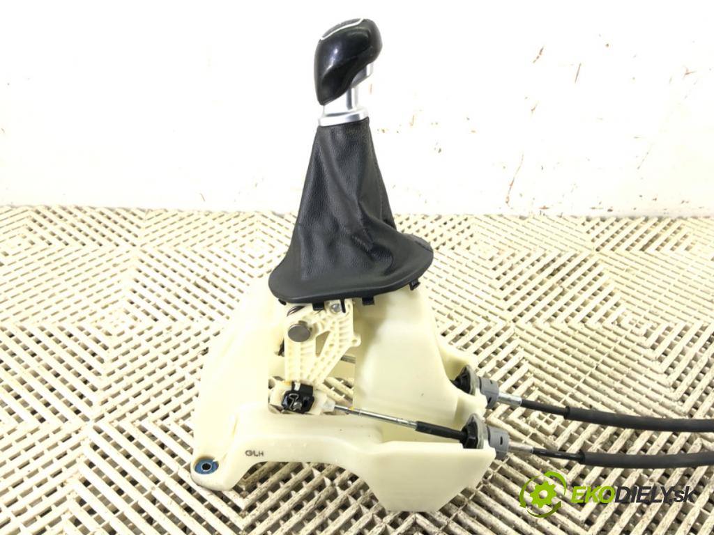 KIA SPORTAGE III (SL) 2009 - 2022    2.0 CRDi AWD 100 kW [136 KM] olej napędowy 2010 - 2022  Kulisa 43700-3W400 (Rýchlostné páky / kulisy)