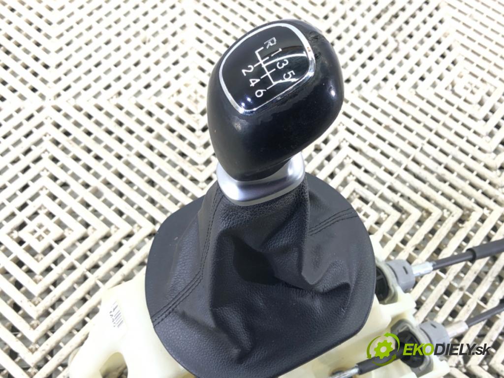 KIA SPORTAGE III (SL) 2009 - 2022    2.0 CRDi AWD 100 kW [136 KM] olej napędowy 2010 - 2022  Kulisa 43700-3W400 (Rýchlostné páky / kulisy)