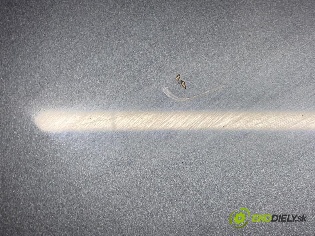 VOLVO V50 (545) 2003 - 2012    2.0 D 100 kW [136 KM] olej napędowy 2004 - 2010  kapota  (Kapoty)