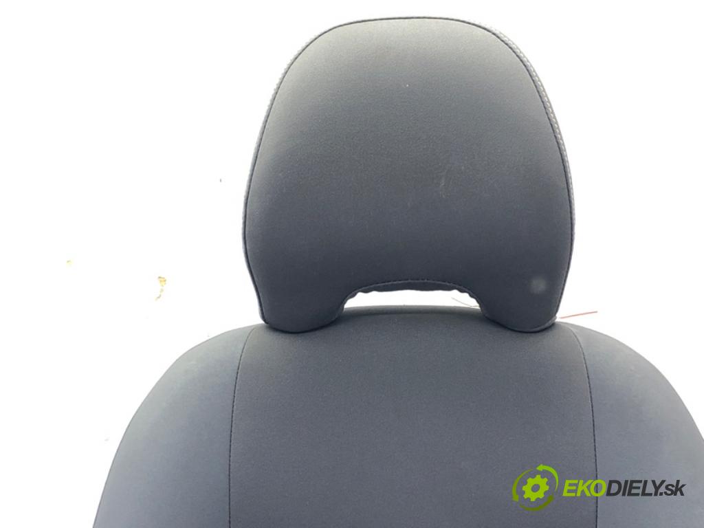 VOLVO V50 (545) 2003 - 2012    2.0 D 100 kW [136 KM] olej napędowy 2004 - 2010  Sedadlo pravy predný