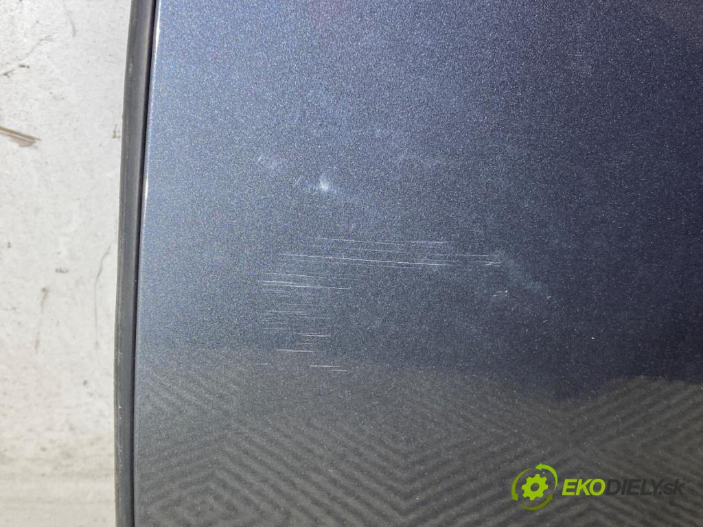 VOLVO V50 Kombi 2008 100 kW 2.0 D 1998 dveře levý přední část