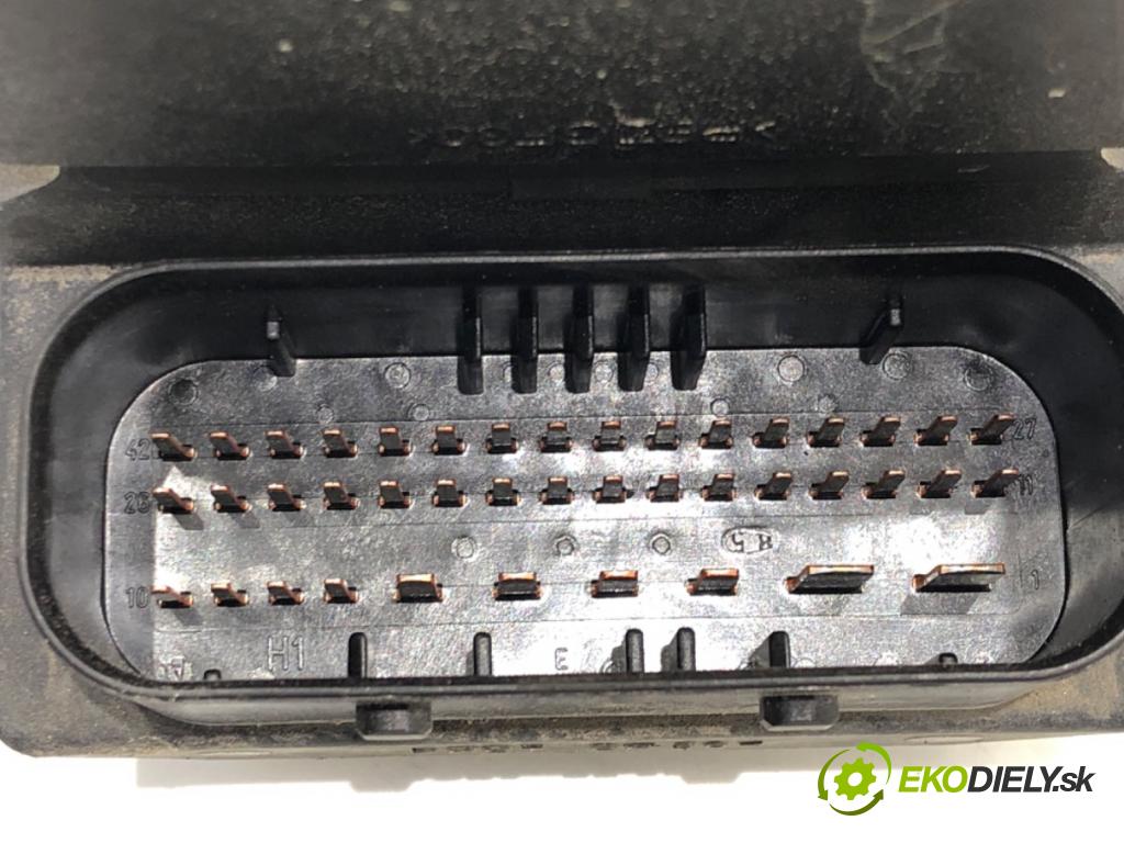 SMART FORTWO coupe (450) 2004 - 2007    0.7 (450.330) 37 kW [50 KM] benzyna 2004 - 2007  Pumpa ABS 0265950077 (Pumpy ABS)