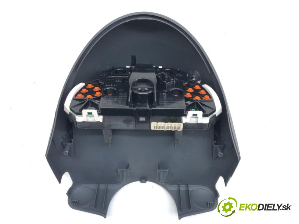 SMART FORTWO coupe (450) 2004 - 2007    0.7 (450.330) 37 kW [50 KM] benzyna 2004 - 2007  Prístrojovka 0001187 (Prístrojové dosky, displeje)