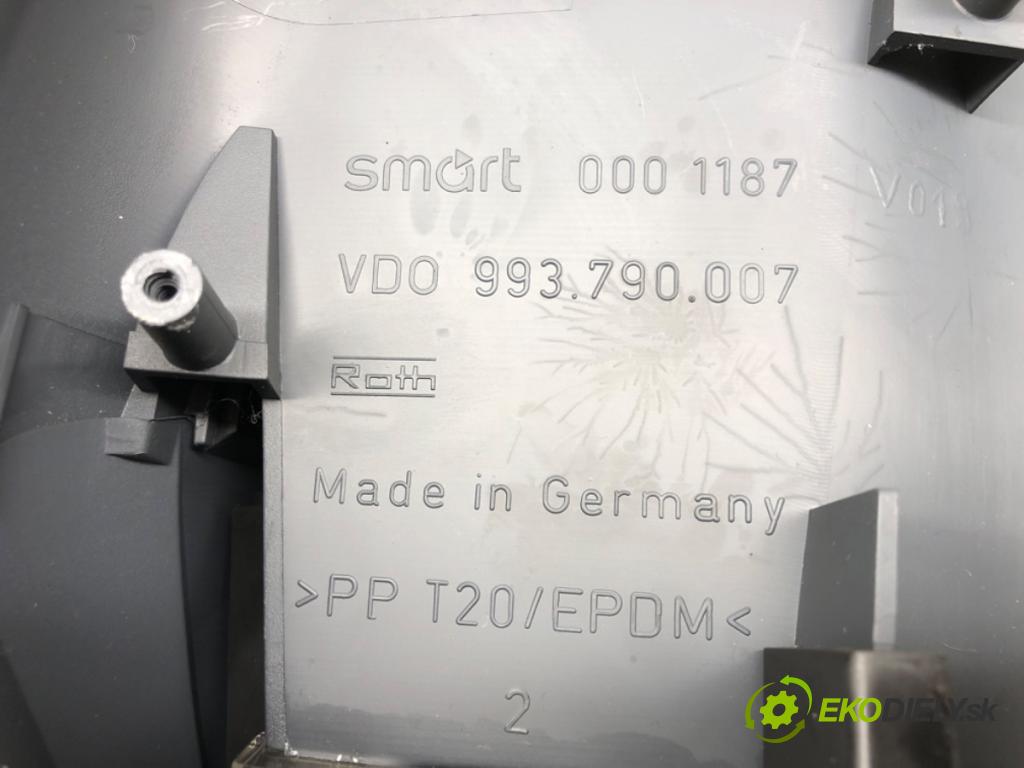 SMART FORTWO coupe (450) 2004 - 2007    0.7 (450.330) 37 kW [50 KM] benzyna 2004 - 2007  Prístrojovka 0001187 (Prístrojové dosky, displeje)