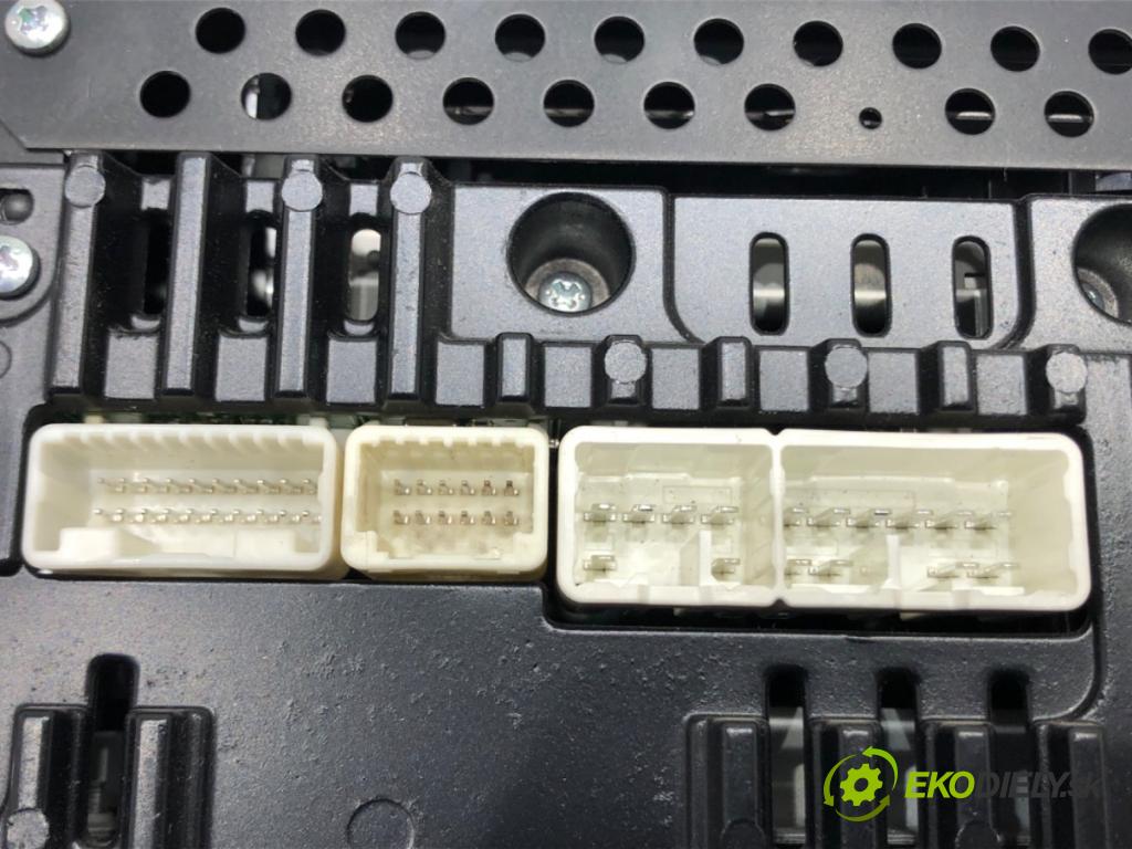 TOYOTA YARIS (_P9_) 2005 - 2014    1.0 VVT-i (KSP90_) 51 kW [69 KM] benzyna 2005 - 2011  RADIO 86120-0D200 (Audio zariadenia)