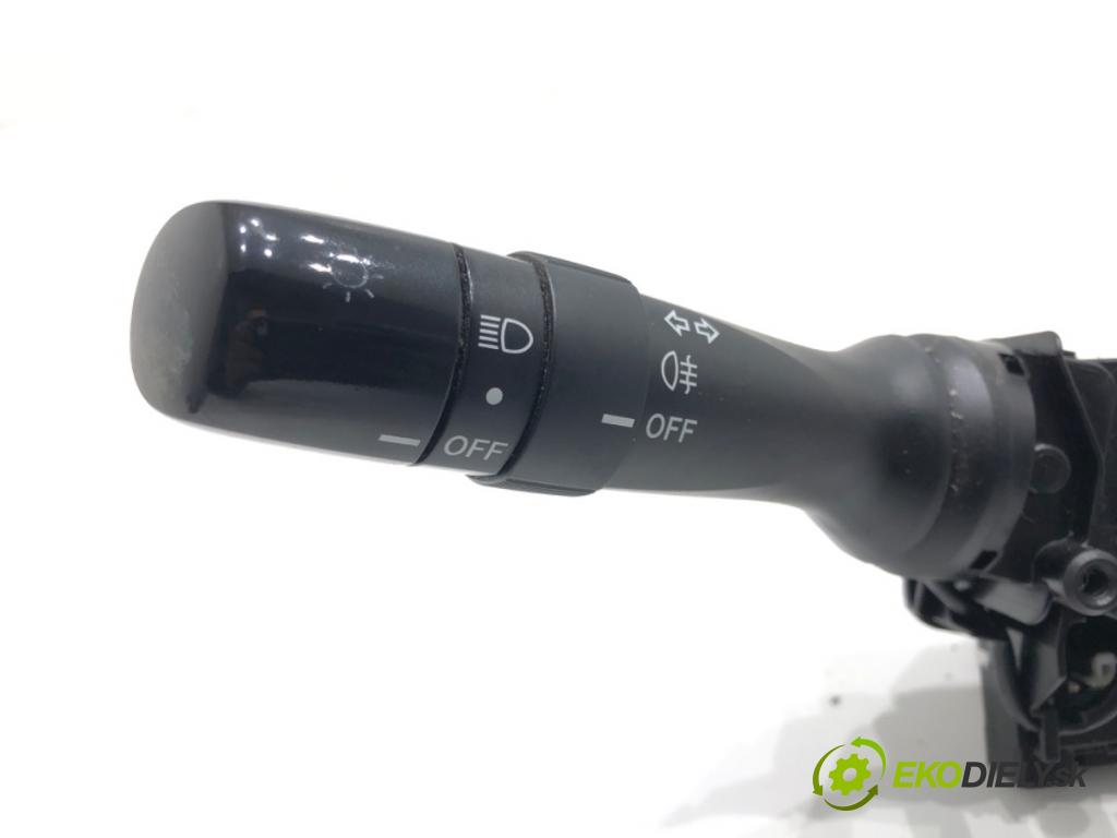 TOYOTA YARIS (_P9_) 2005 - 2014    1.0 VVT-i (KSP90_) 51 kW [69 KM] benzyna 2005 - 2011  Prepínač kombinovaný 17F144 (Prepínače, spínače, tlačidlá a ovládače kúrenia)