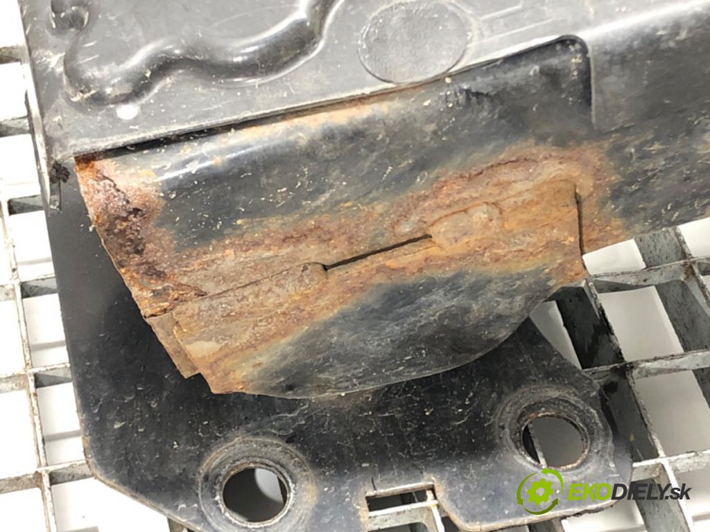 DODGE GRAND CARAVAN 2007 - 2022    3.6 211 kW [287 KM] benzyna 2010 - 2022  výztuha nárazníka přední část  (Výztuhy přední)