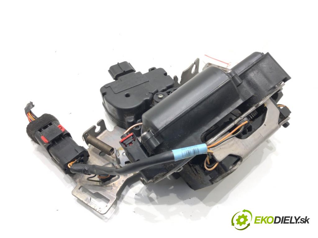 DODGE GRAND CARAVAN 2007 - 2022    3.6 211 kW [287 KM] benzyna 2010 - 2022  zámok dveře pravý zadní část