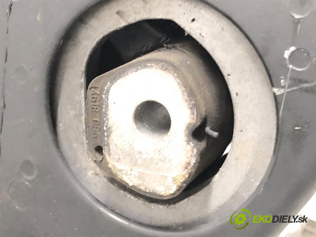 MERCEDES-BENZ KLASA A (W169) 2004 - 2012    A 150 (169.031, 169.331) 70 kW [95 KM] benzyna 2004 - 2012  výztuha pod motor A1696200687 (Výztuhy přední)