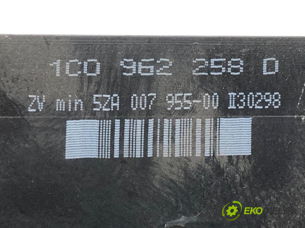 VW GOLF IV (1J1) 1997 - 2008    1.4 16V 55 kW [75 KM] benzyna 1997 - 2004  Modul komfortu 1C0962258D (Moduly komfortu)